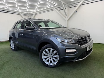 Used Volkswagen T-Roc 2018 for sale - 77892856: Photo