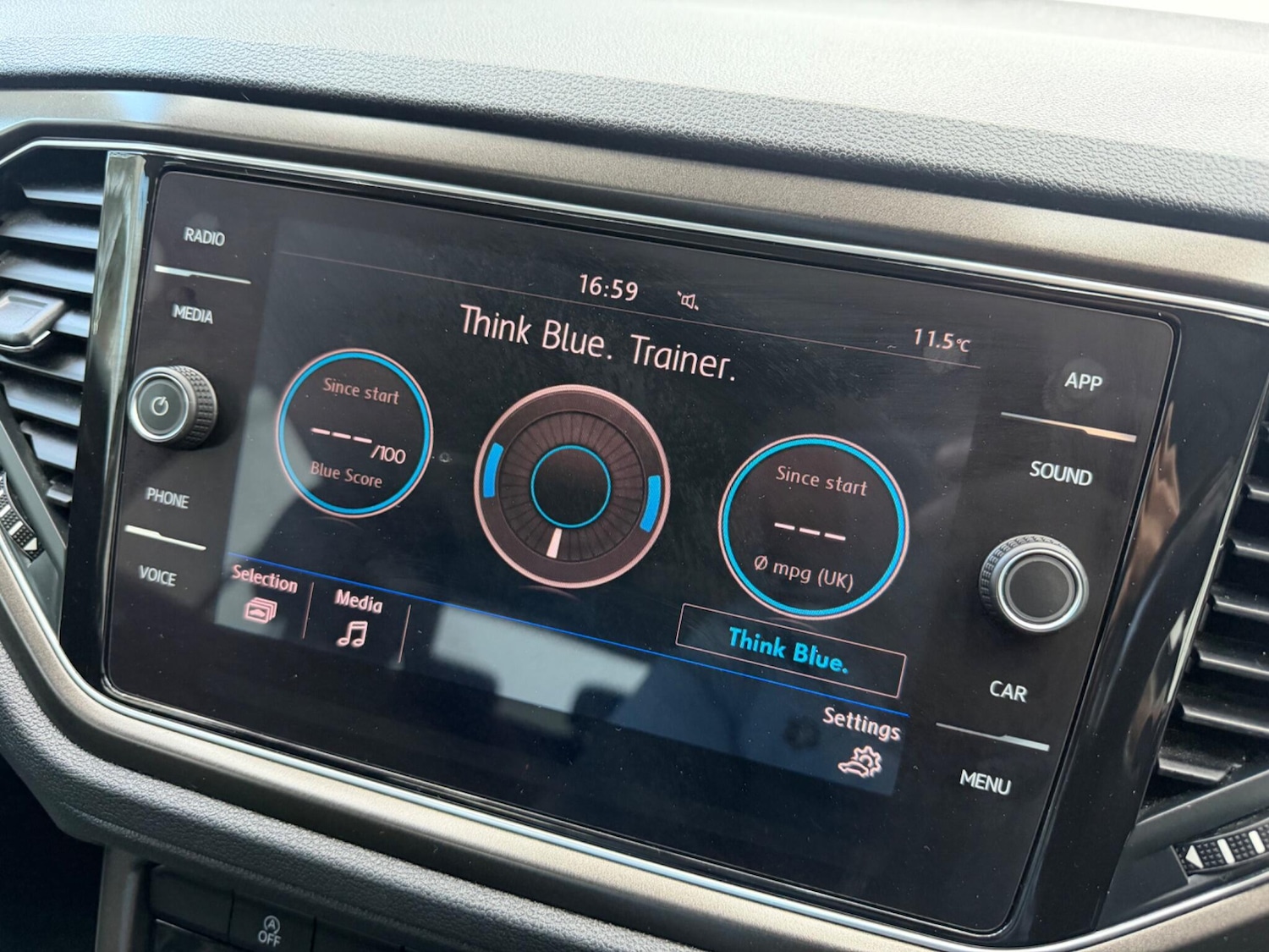 Used Volkswagen T-Roc 2018 for sale - 77892856: Photo 50