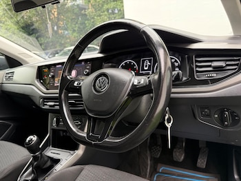 Used Volkswagen Polo 2018 for sale - 75600218: Photo