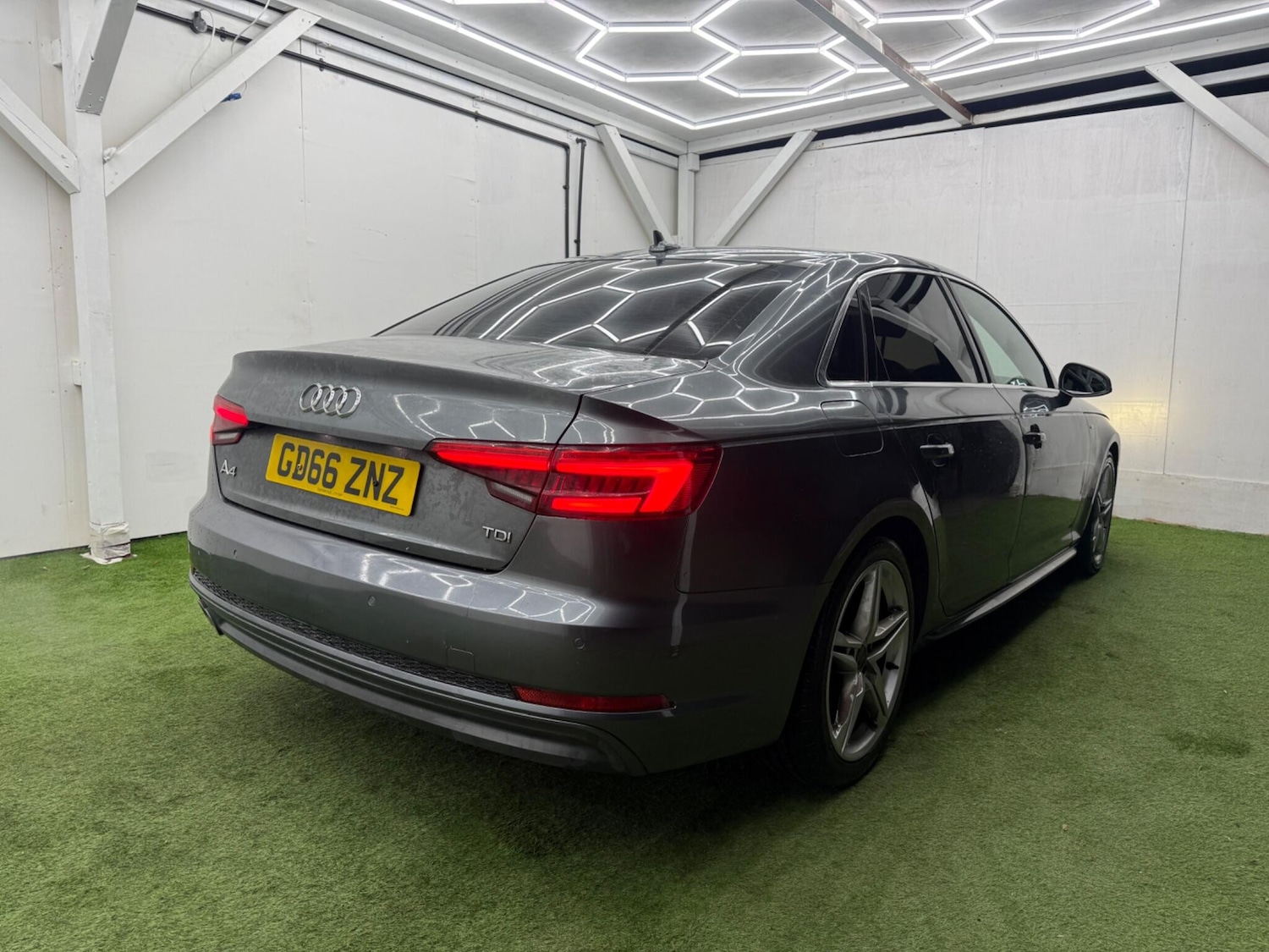 Used Audi A4 2017 for sale - 77120169: Photo 6