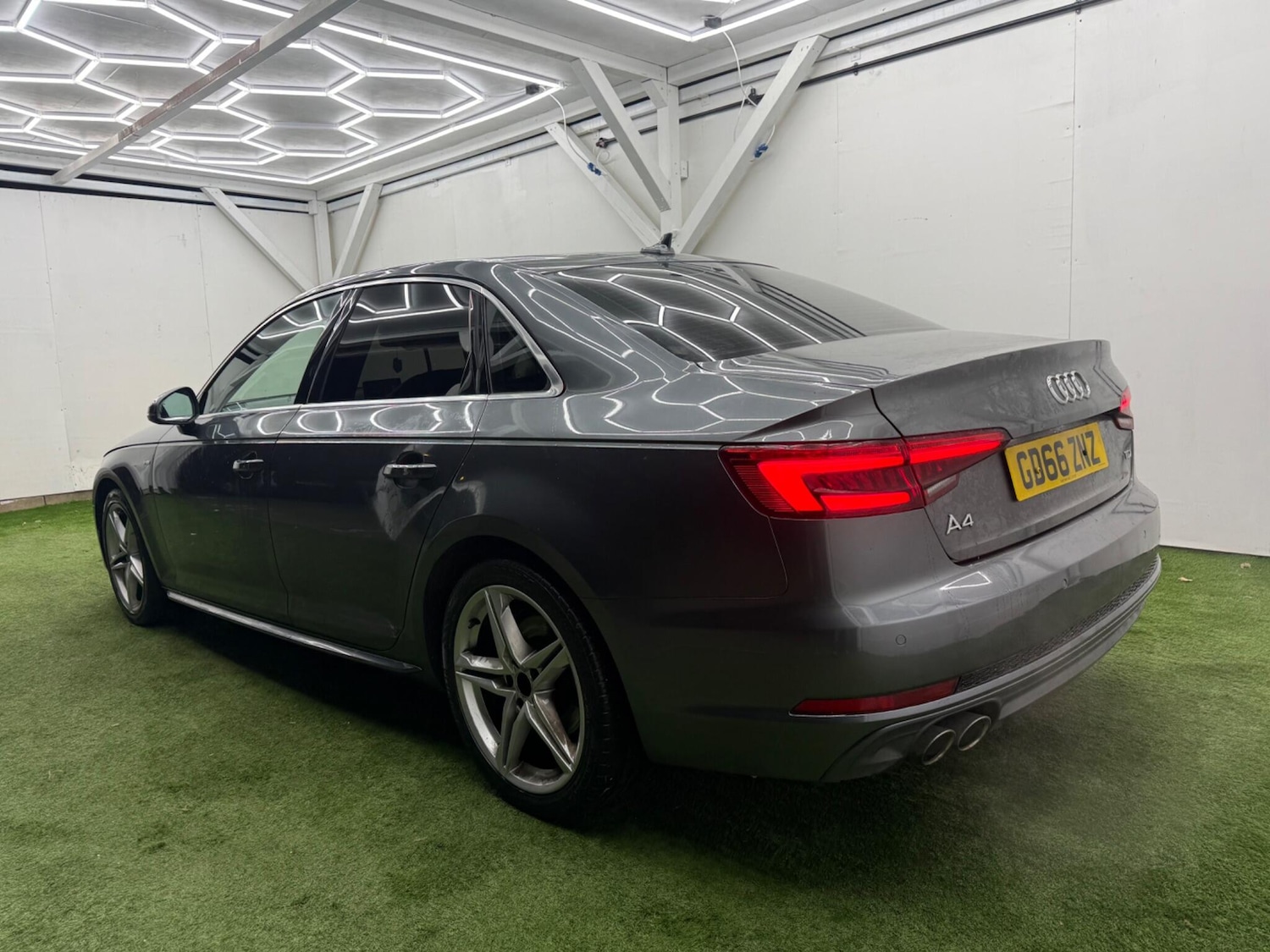 Used Audi A4 2017 for sale - 77120169: Photo 9