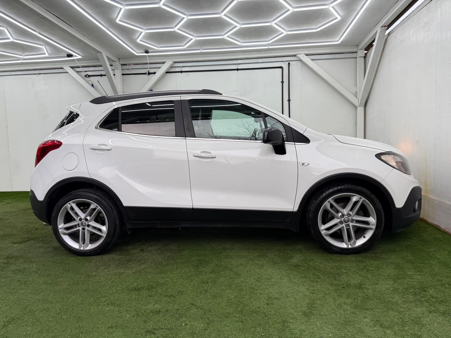 Used Vauxhall Mokka 2017 for sale - 77400687: Photo 2