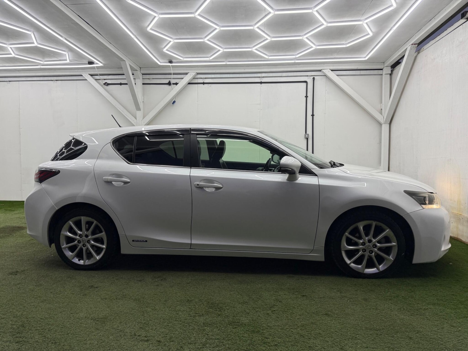 Used Lexus CT 2011 for sale - 77977846: Photo 5