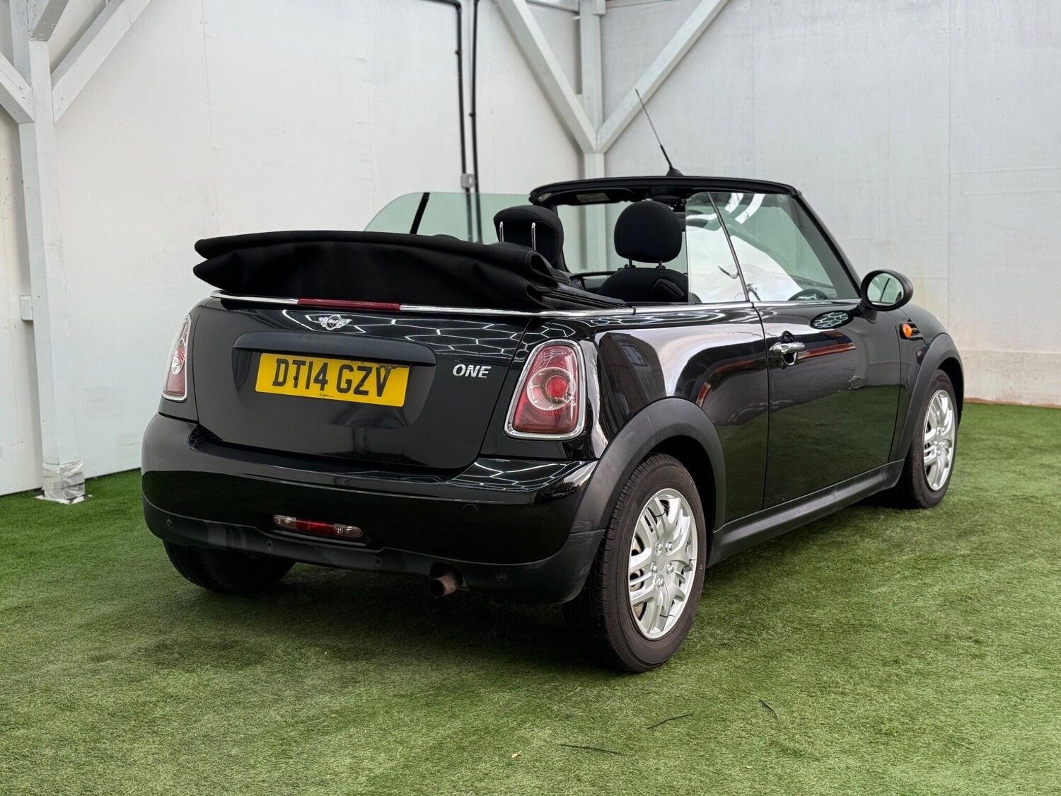 Used MINI Convertible 2014 for sale - 77400525: Photo 15