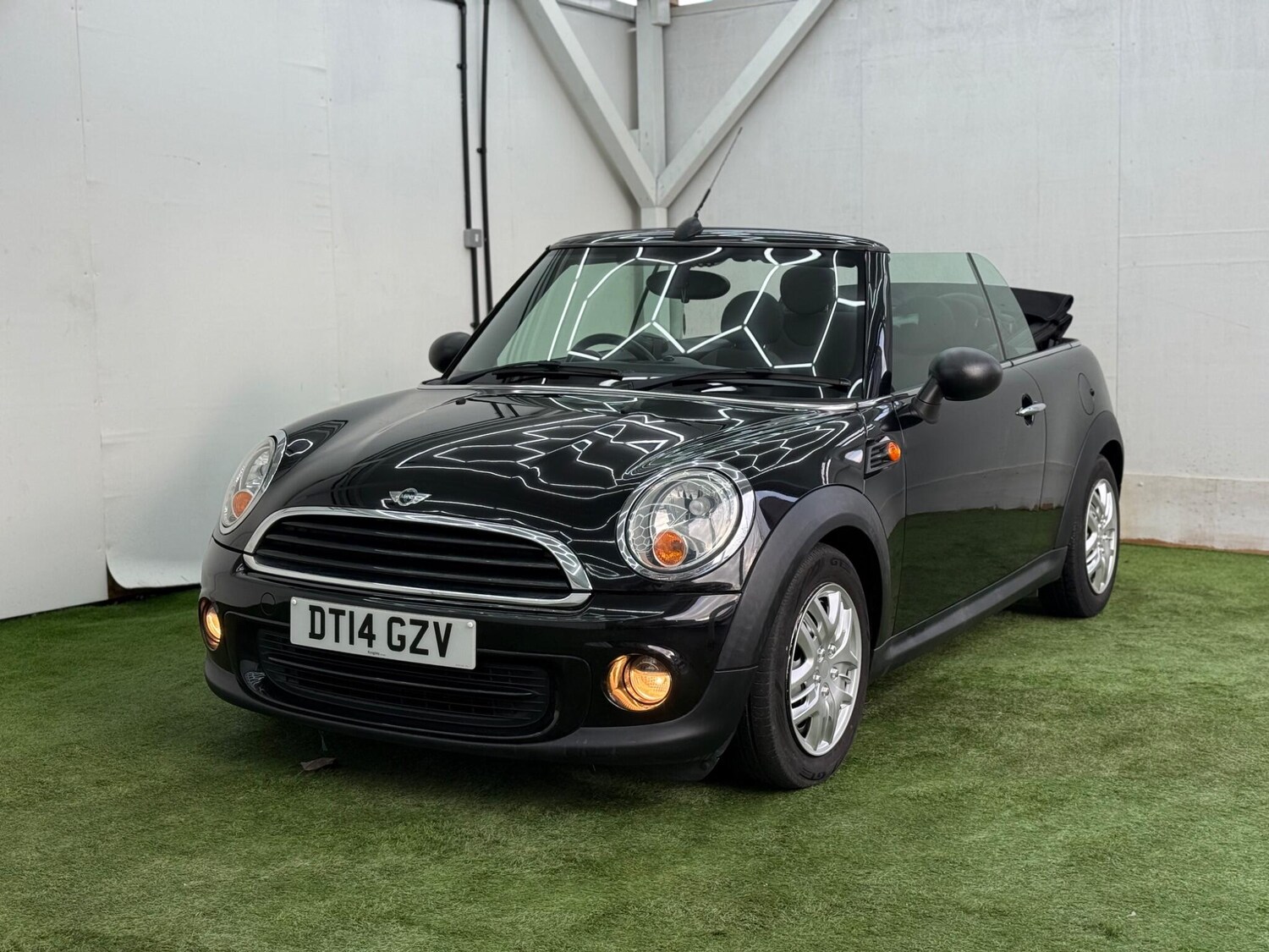 Used MINI Convertible 2014 for sale - 77400525: Photo 17
