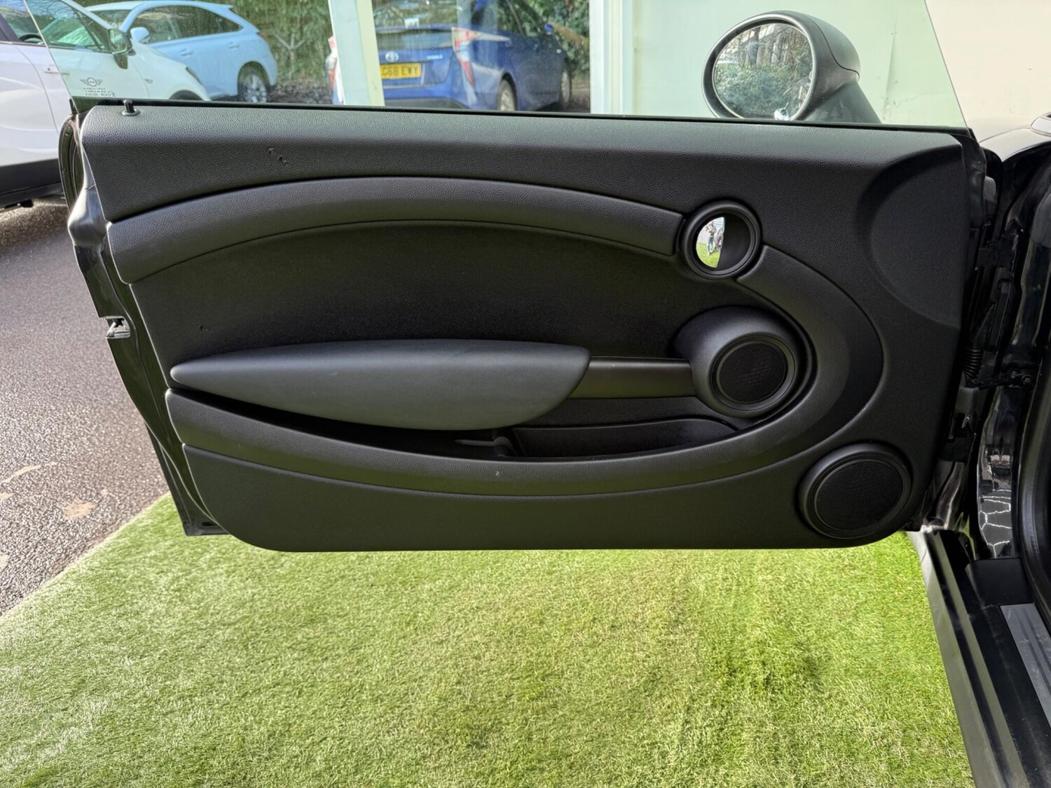 Used MINI Convertible 2014 for sale - 77400525: Photo 28