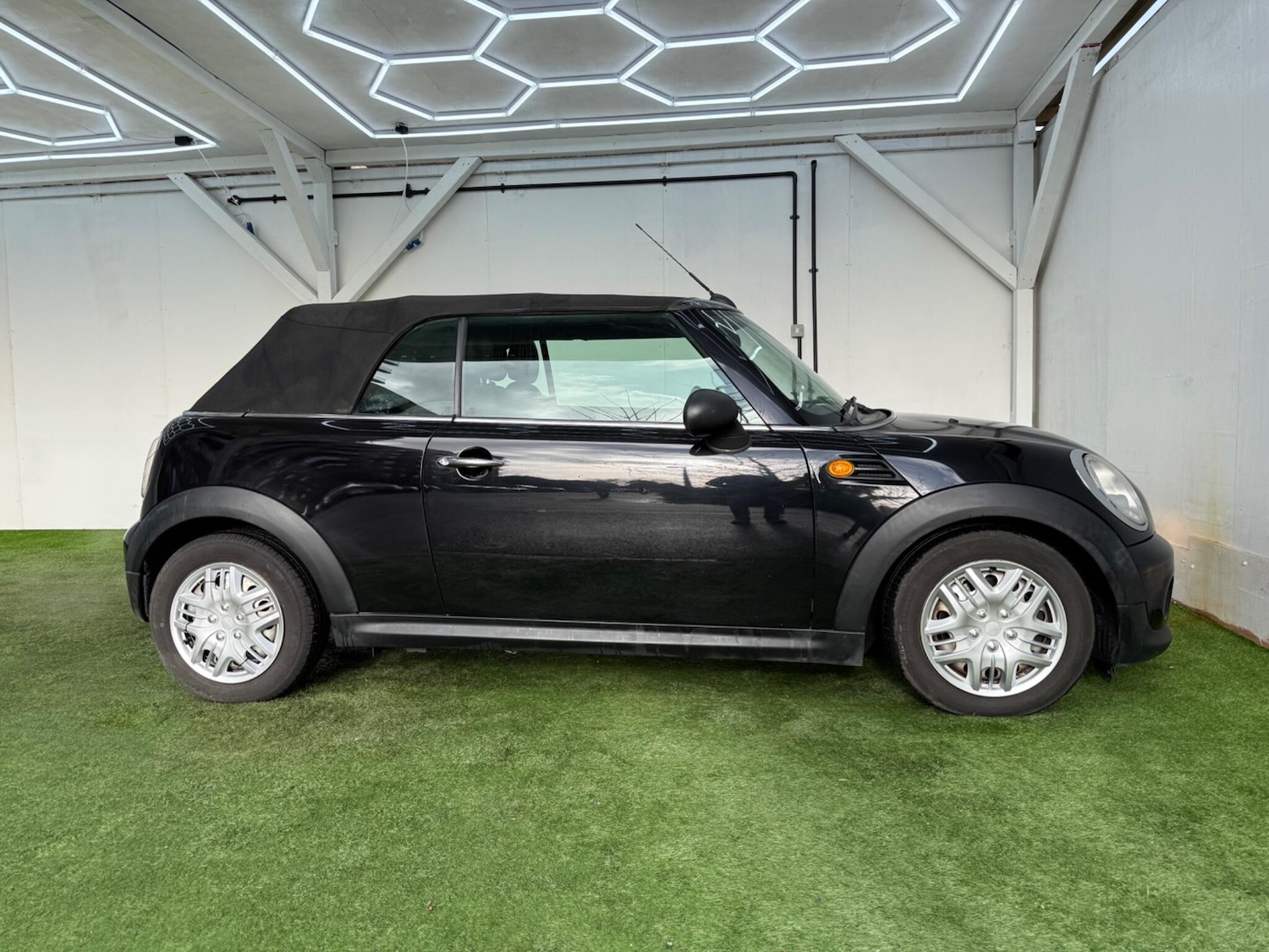 Used MINI Convertible 2014 for sale - 77400525: Photo 5