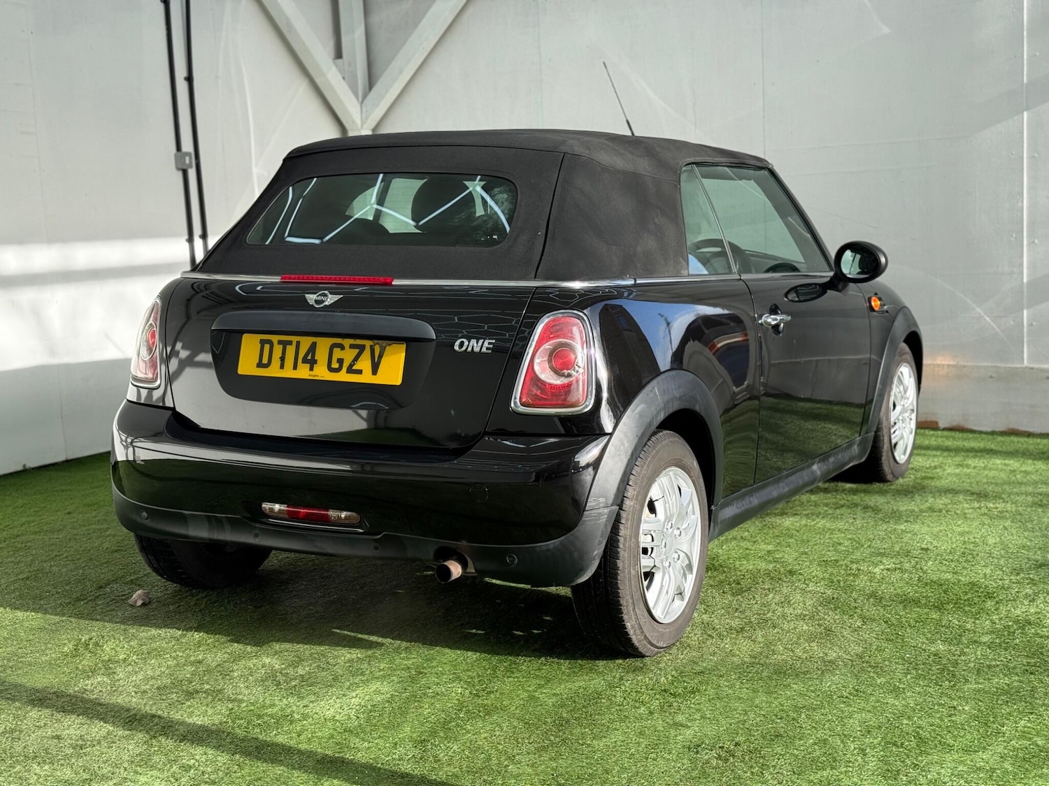 Used MINI Convertible 2014 for sale - 77400525: Photo 6