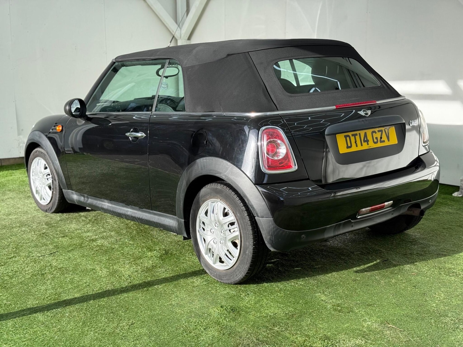 Used MINI Convertible 2014 for sale - 77400525: Photo 9