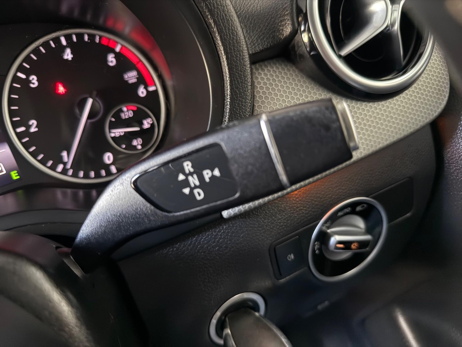 Used Mercedes-Benz B Class 2014 for sale - 77524986: Photo 37