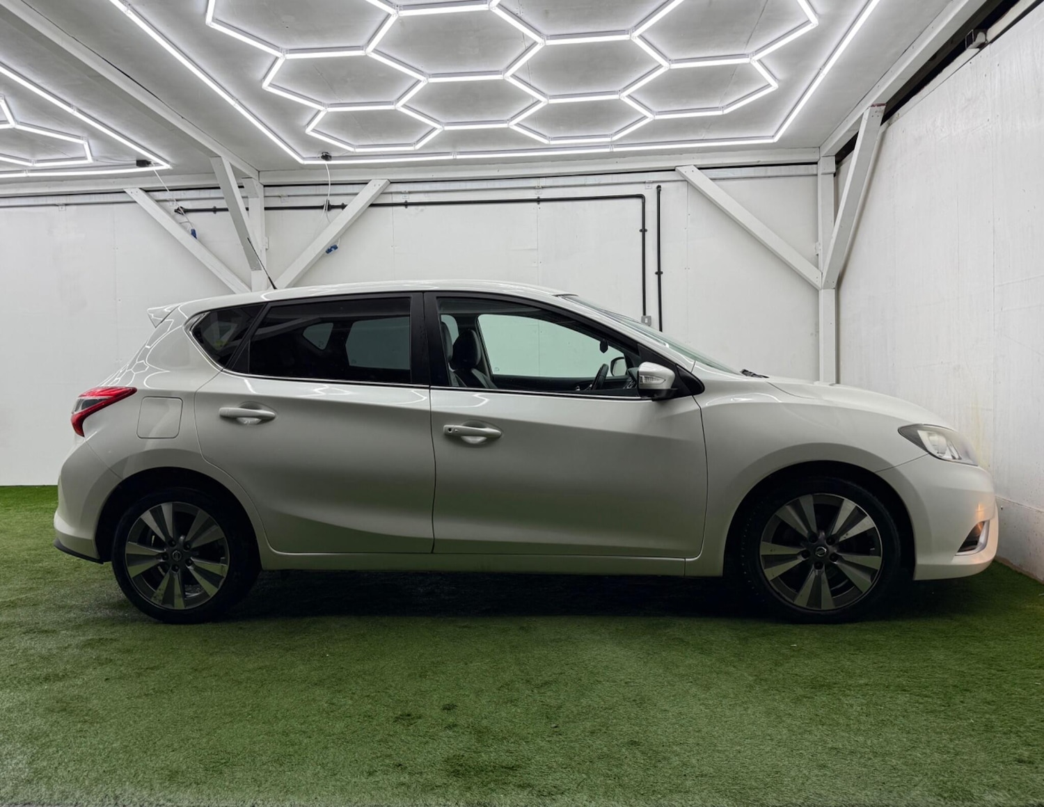 Used Nissan Pulsar 2014 for sale - 77345668: Photo 5