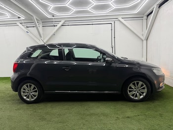 Used Volkswagen Polo 2016 for sale - 77909410: Photo