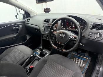 Used Volkswagen Polo 2016 for sale - 77909410: Photo