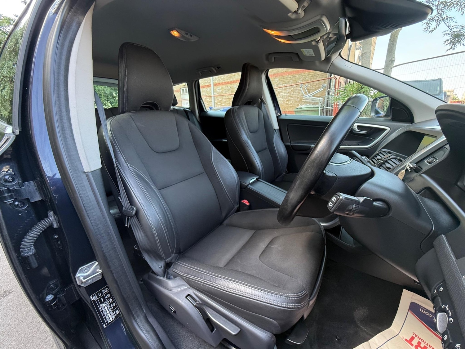 Used Volvo XC60 for sale - 77511297: Photo 3