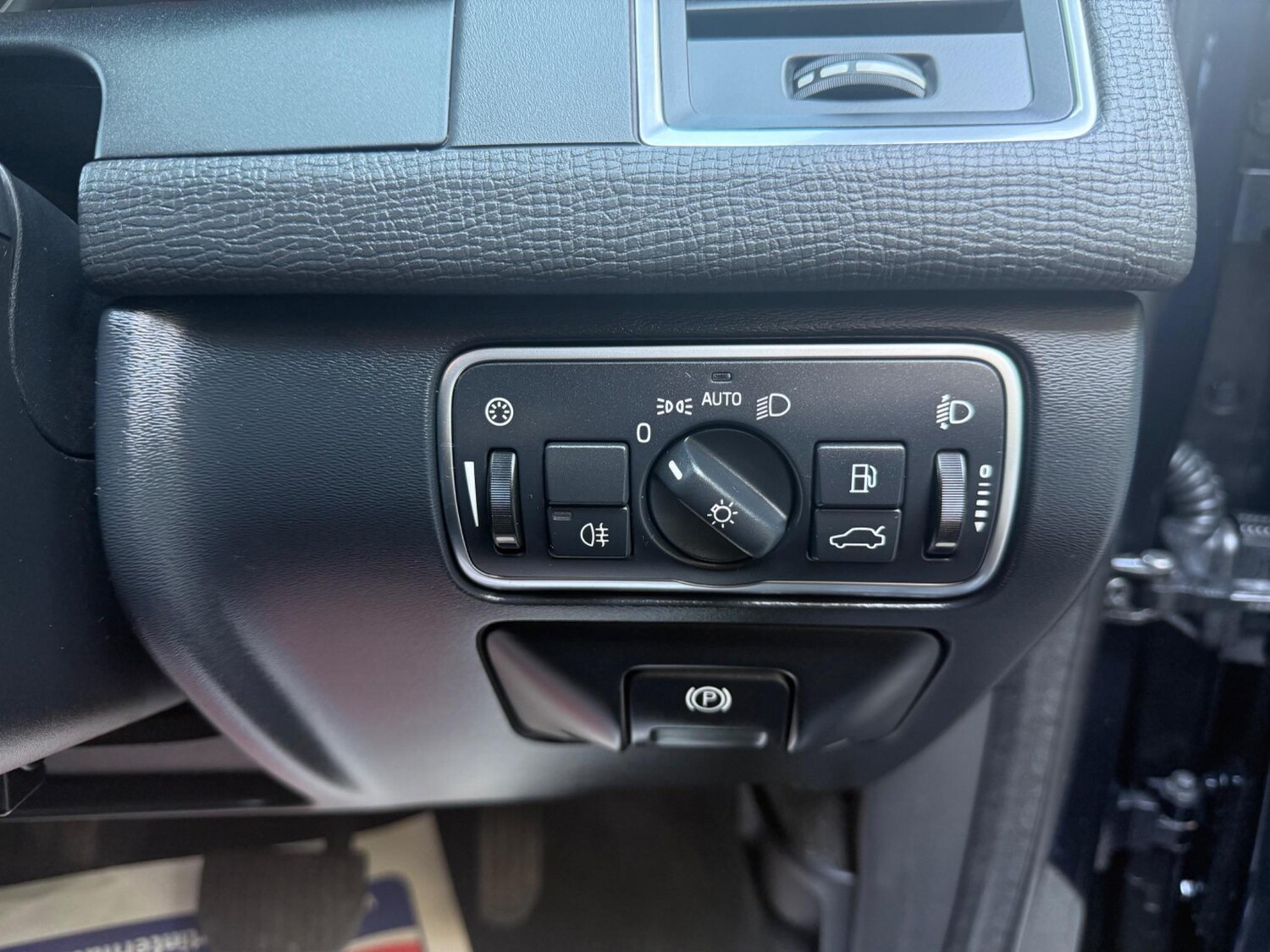 Used Volvo XC60 for sale - 77511297: Photo 44