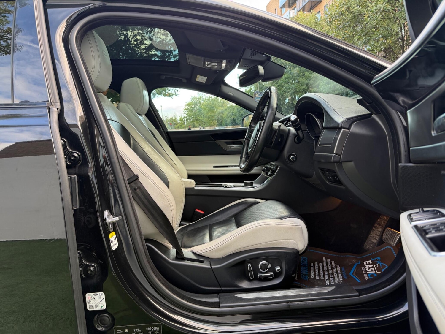 Used Jaguar XF 2016 for sale - 76175333: Photo 15