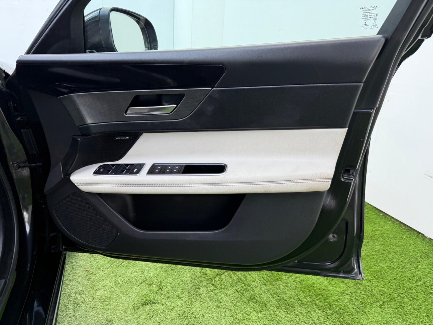 Used Jaguar XF 2016 for sale - 76175333: Photo 18