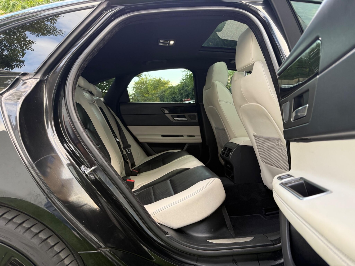 Used Jaguar XF 2016 for sale - 76175333: Photo 19