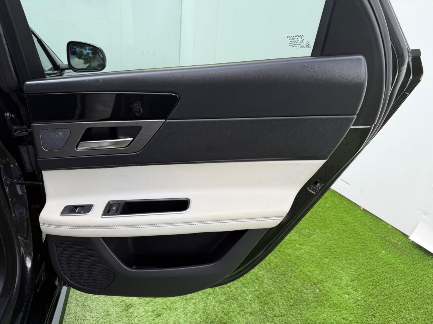 Used Jaguar XF 2016 for sale - 76175333: Photo 22