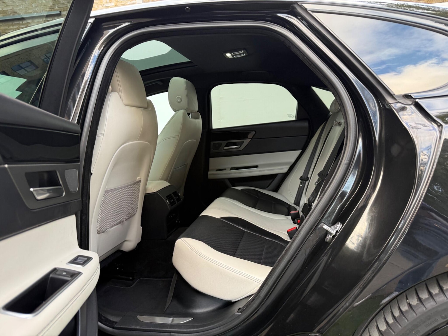 Used Jaguar XF 2016 for sale - 76175333: Photo 23