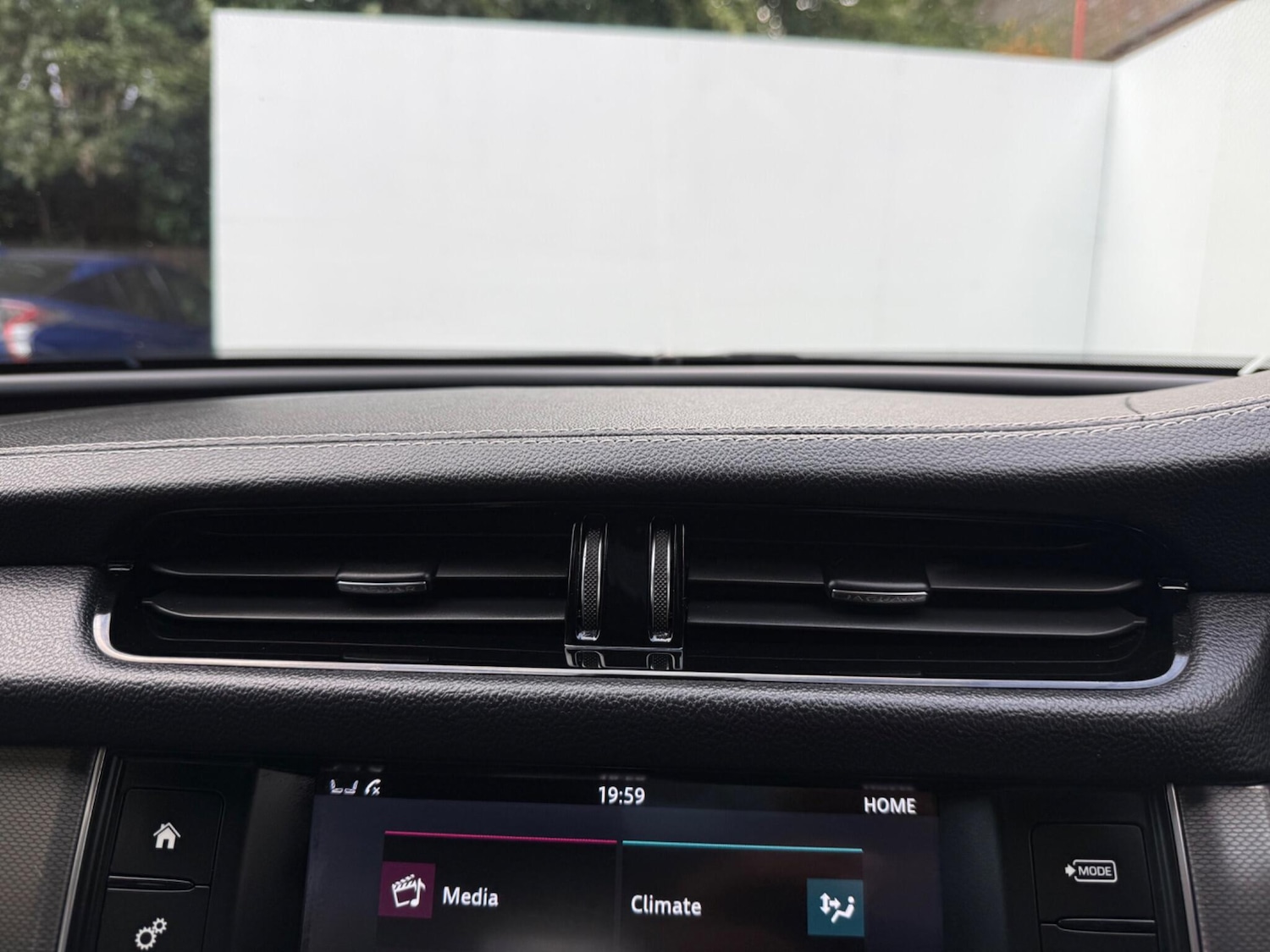 Used Jaguar XF 2016 for sale - 76175333: Photo 44