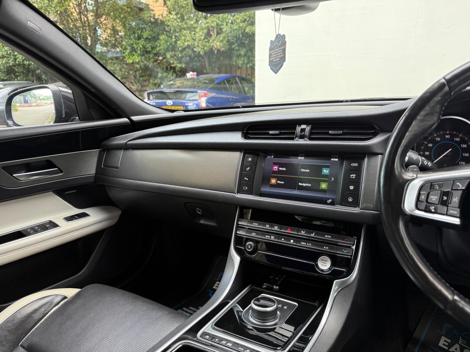 Used Jaguar XF 2016 for sale - 76175333: Photo 57