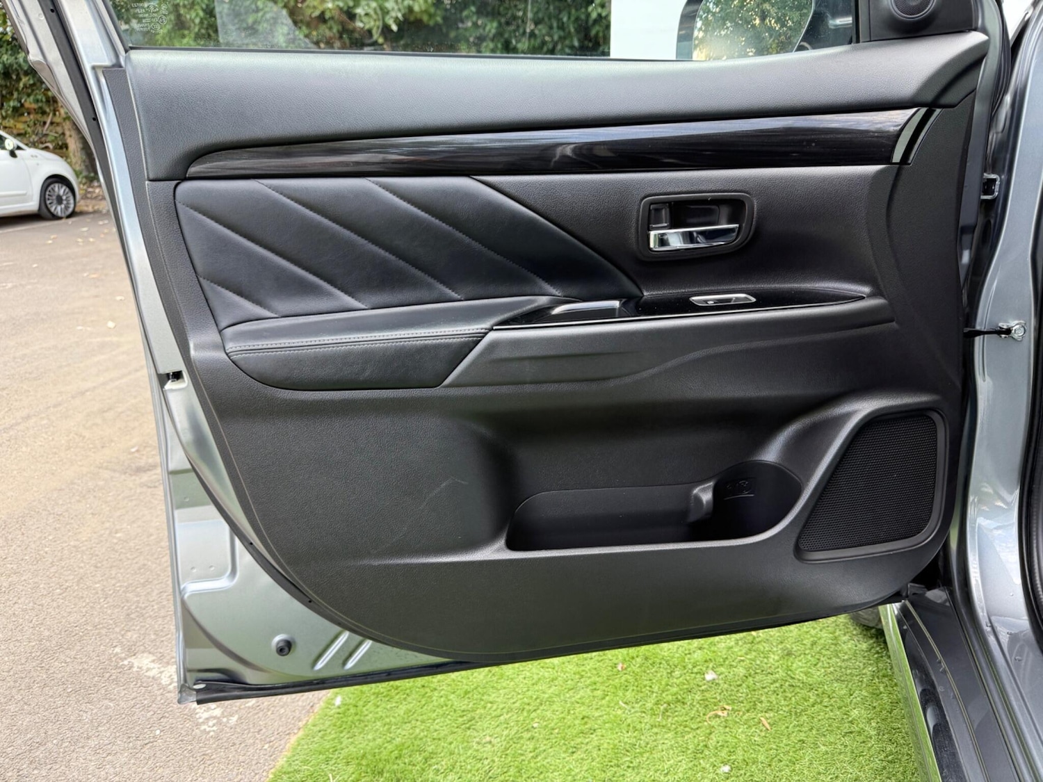 Used Mitsubishi Outlander 2016 for sale - 76409575: Photo 28