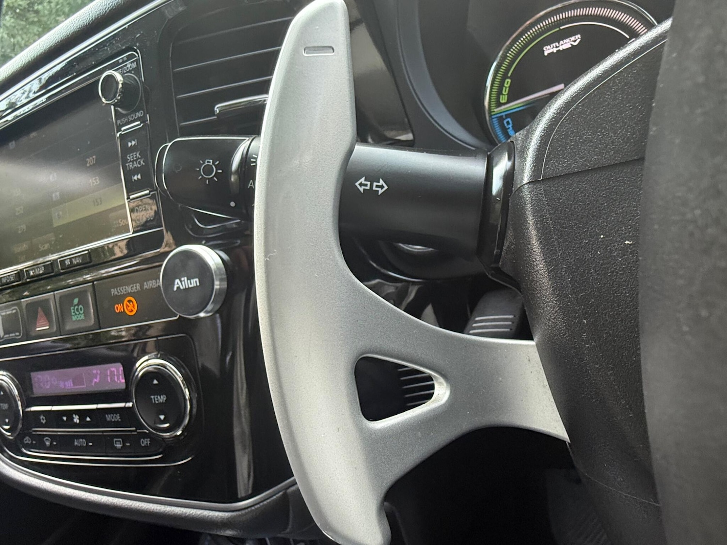 Used Mitsubishi Outlander 2016 for sale - 76409575: Photo 37