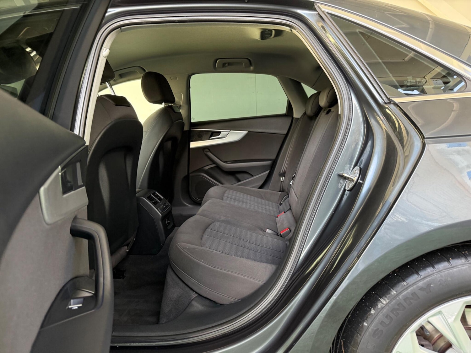 Used Audi A4 2018 for sale - 77330363: Photo 23