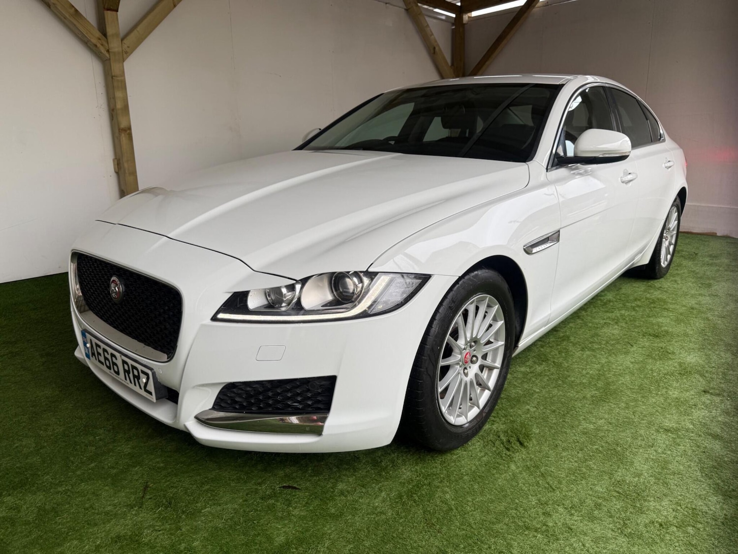 Used Jaguar XF 2016 for sale - 76597474: Photo 11
