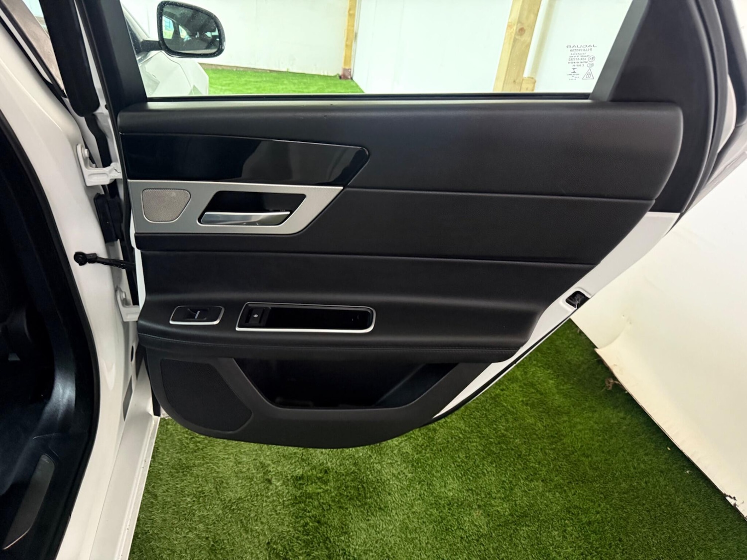 Used Jaguar XF 2016 for sale - 76597474: Photo 20