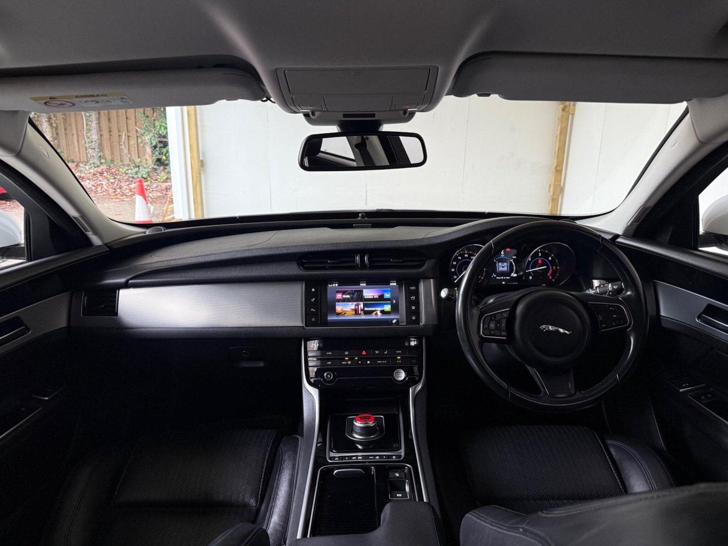 Used Jaguar XF 2016 for sale - 76597474: Photo 27