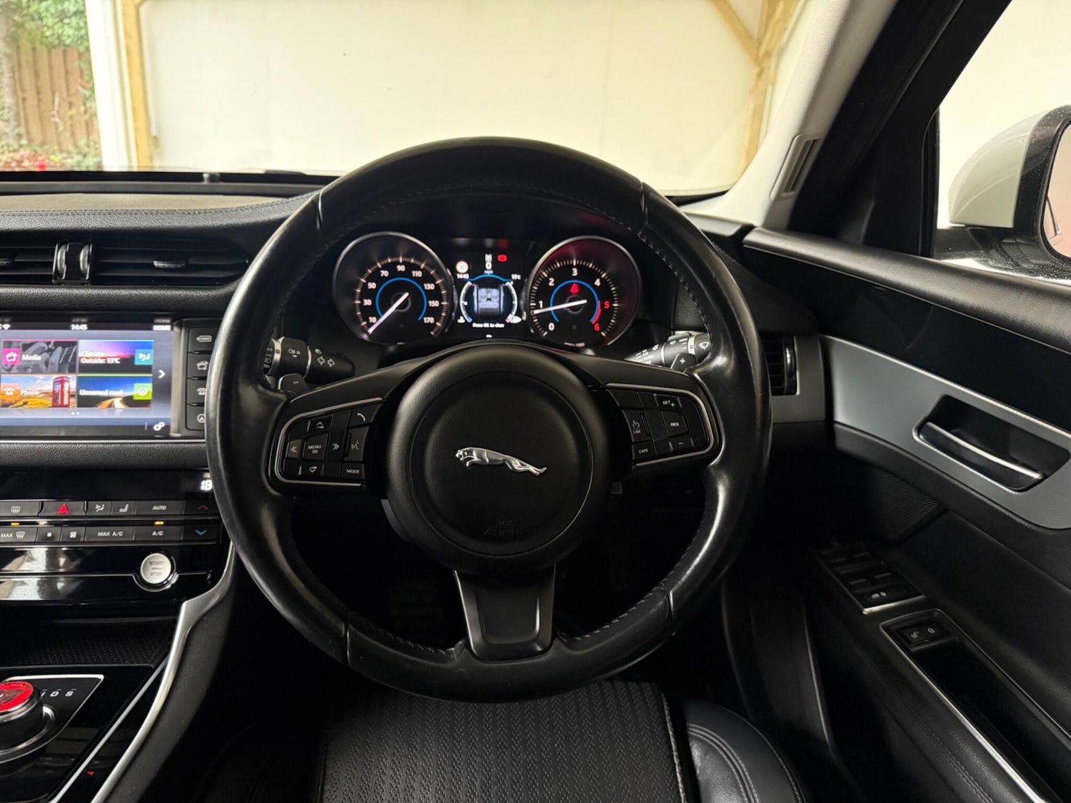 Used Jaguar XF 2016 for sale - 76597474: Photo 31