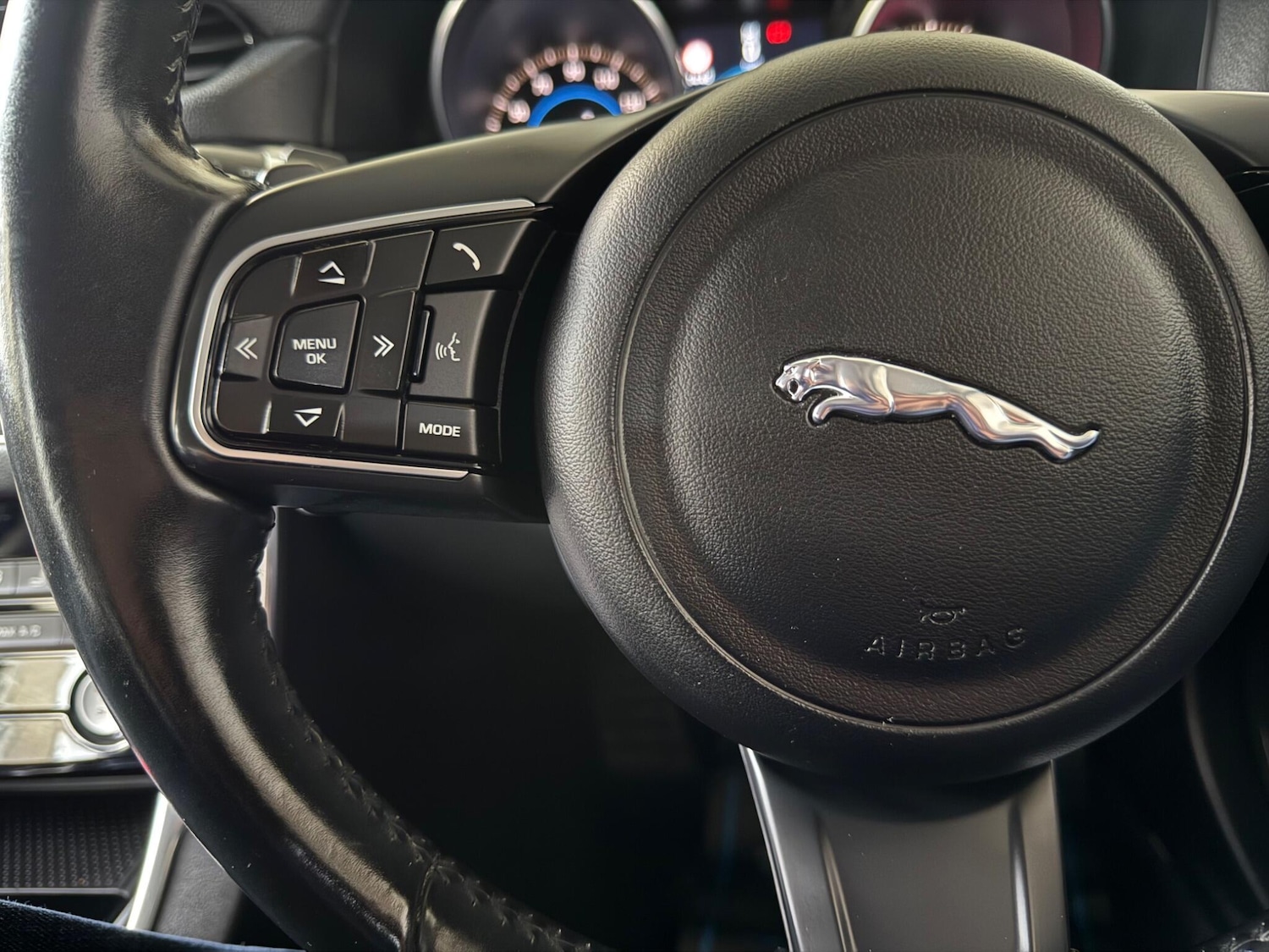 Used Jaguar XF 2016 for sale - 76597474: Photo 33