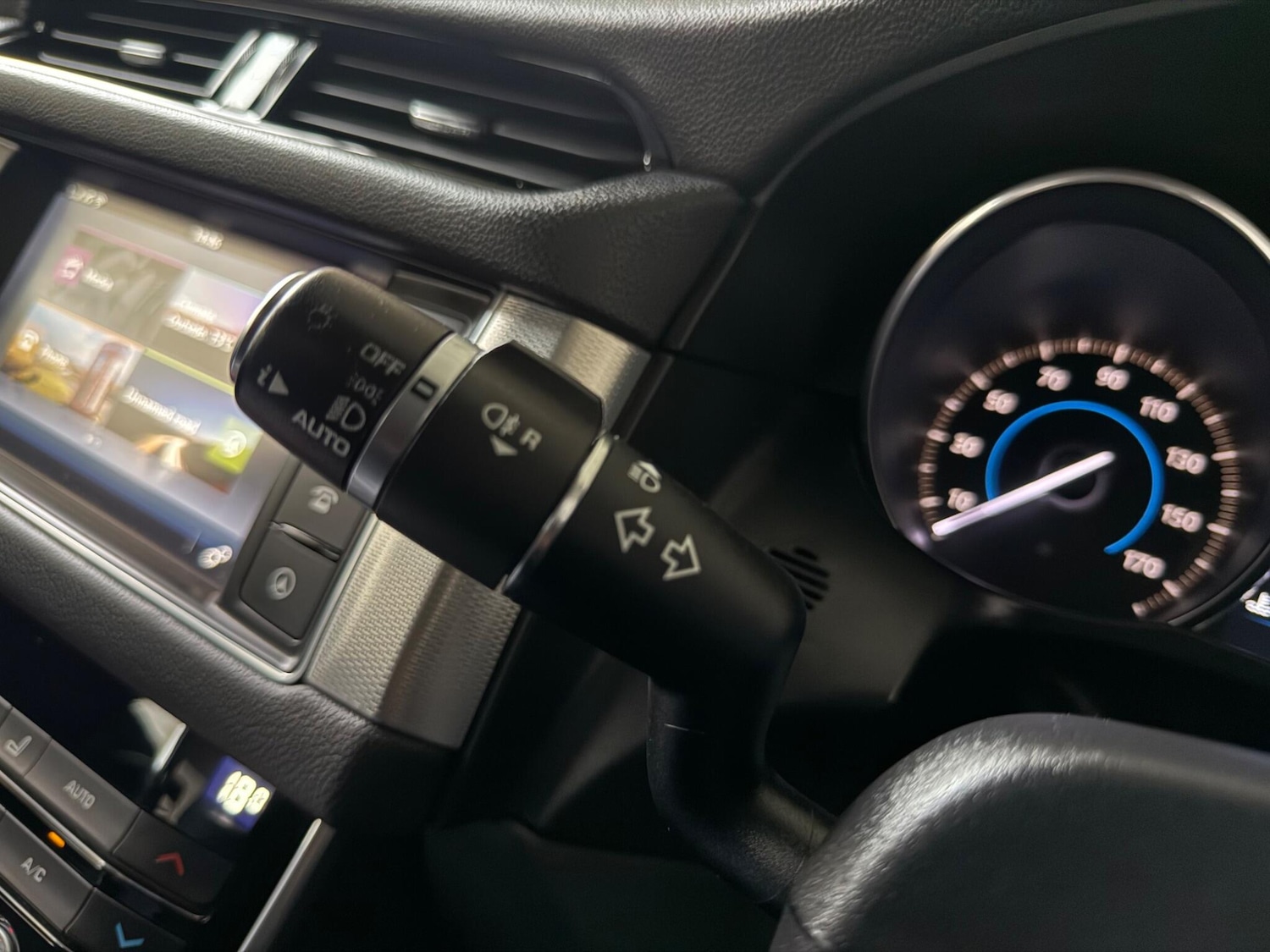 Used Jaguar XF 2016 for sale - 76597474: Photo 35