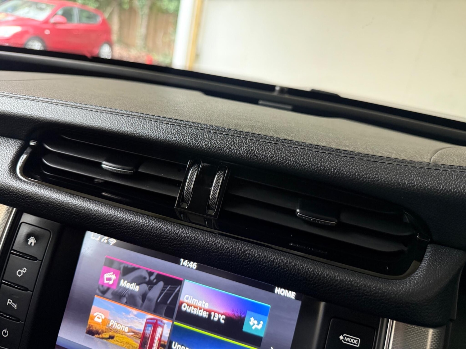 Used Jaguar XF 2016 for sale - 76597474: Photo 42