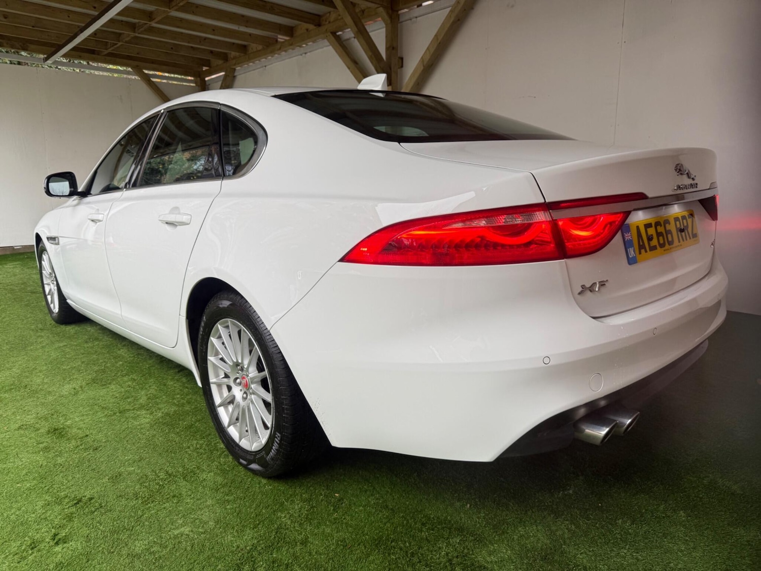 Used Jaguar XF 2016 for sale - 76597474: Photo 9