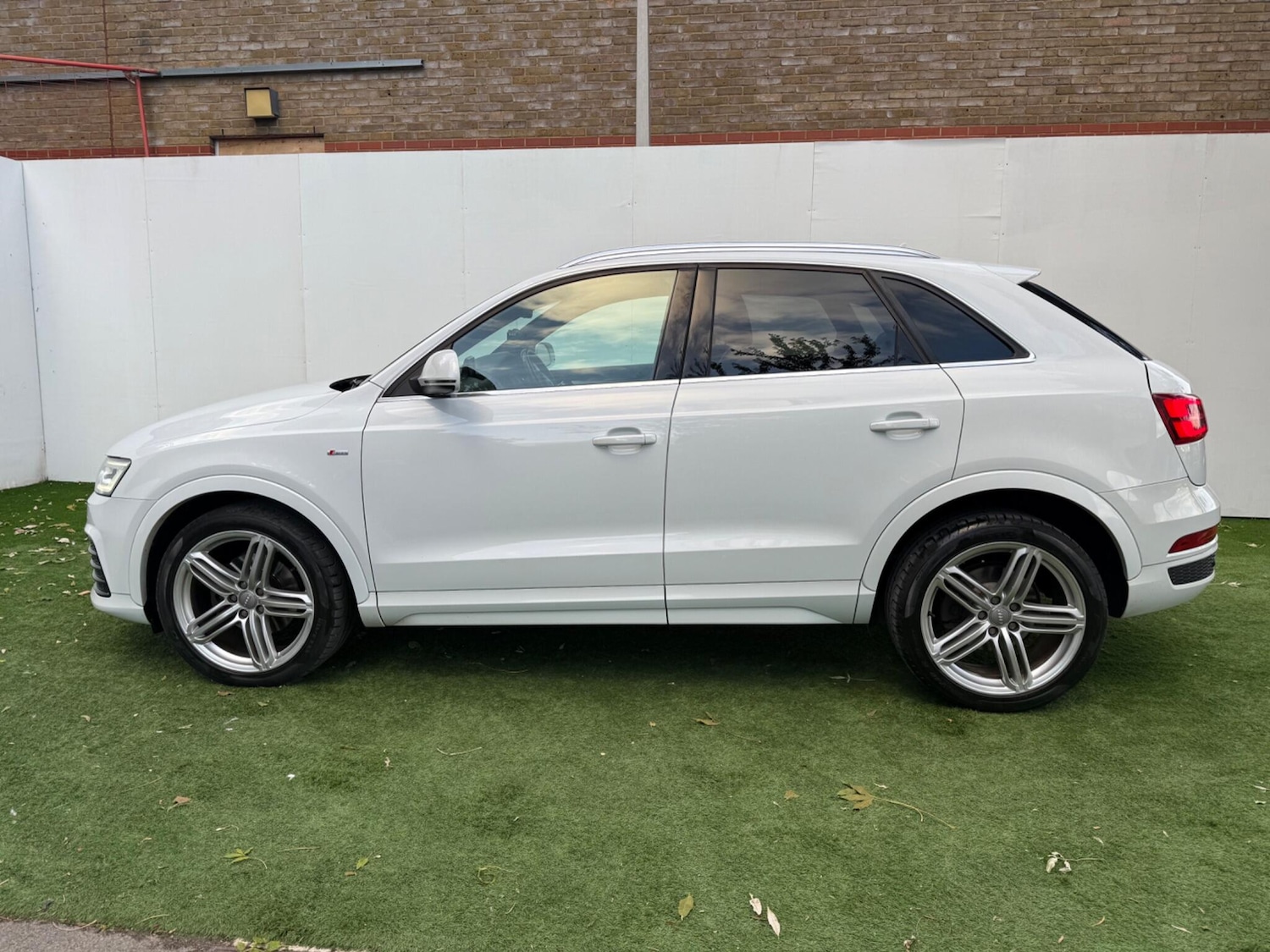 Used Audi Q3 2015 for sale - 76175045: Photo 10