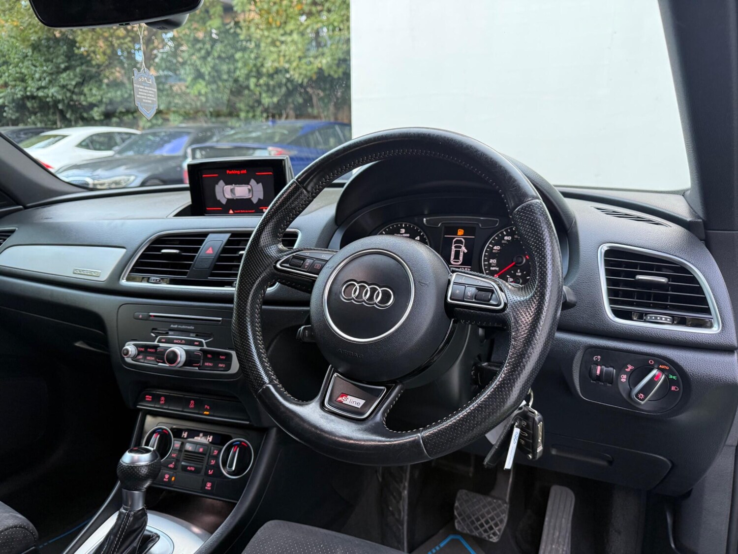 Used Audi Q3 2015 for sale - 76175045: Photo 16