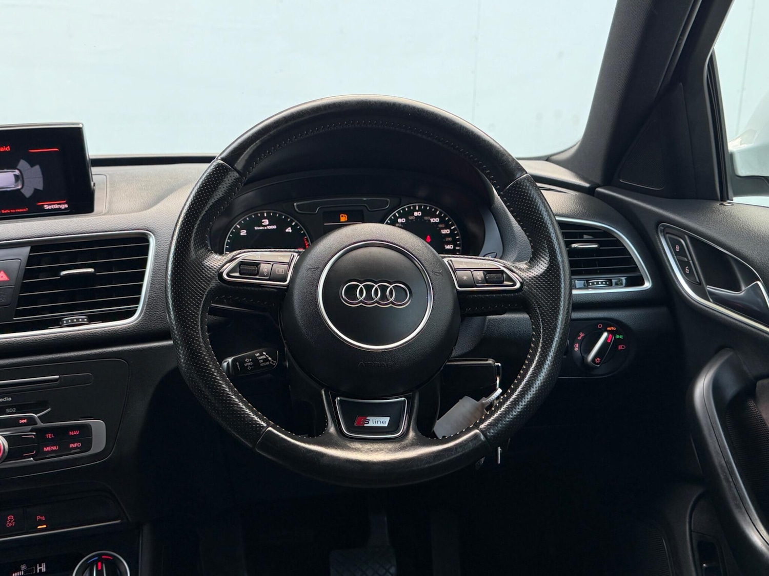 Used Audi Q3 2015 for sale - 76175045: Photo 33