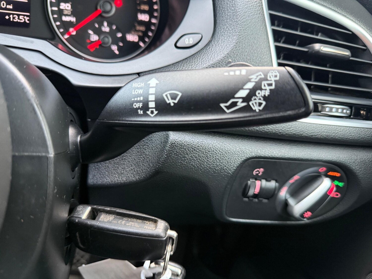 Used Audi Q3 2015 for sale - 76175045: Photo 38