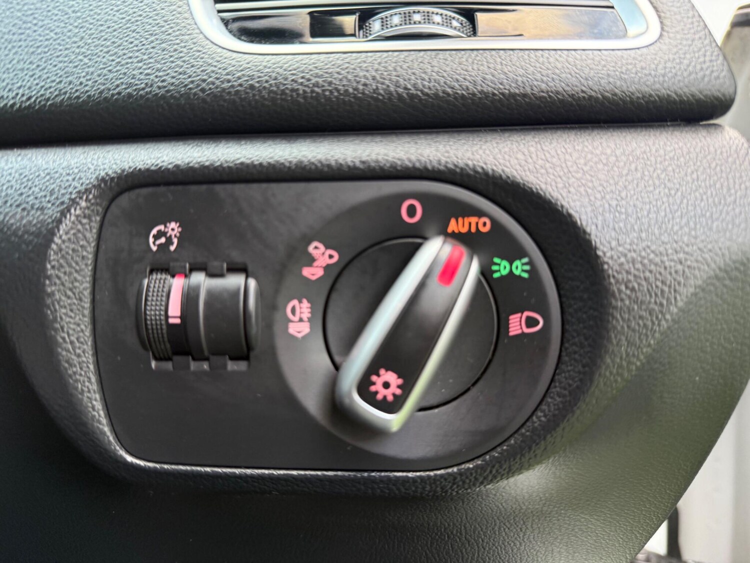 Used Audi Q3 2015 for sale - 76175045: Photo 43