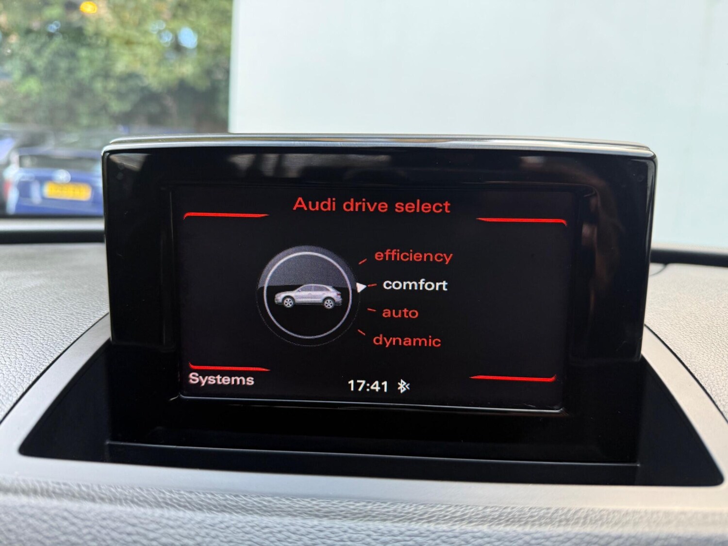 Used Audi Q3 2015 for sale - 76175045: Photo 48