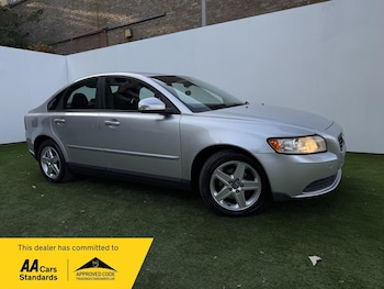 Used Volvo S40 2010 for sale - 75600045: Photo