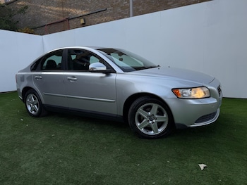 Used Volvo S40 2010 for sale - 75600045: Photo