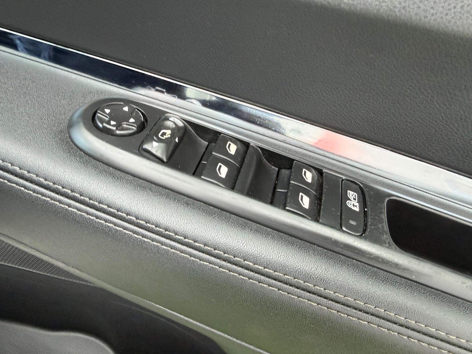 Used Peugeot 3008 2014 for sale - 77978111: Photo 37