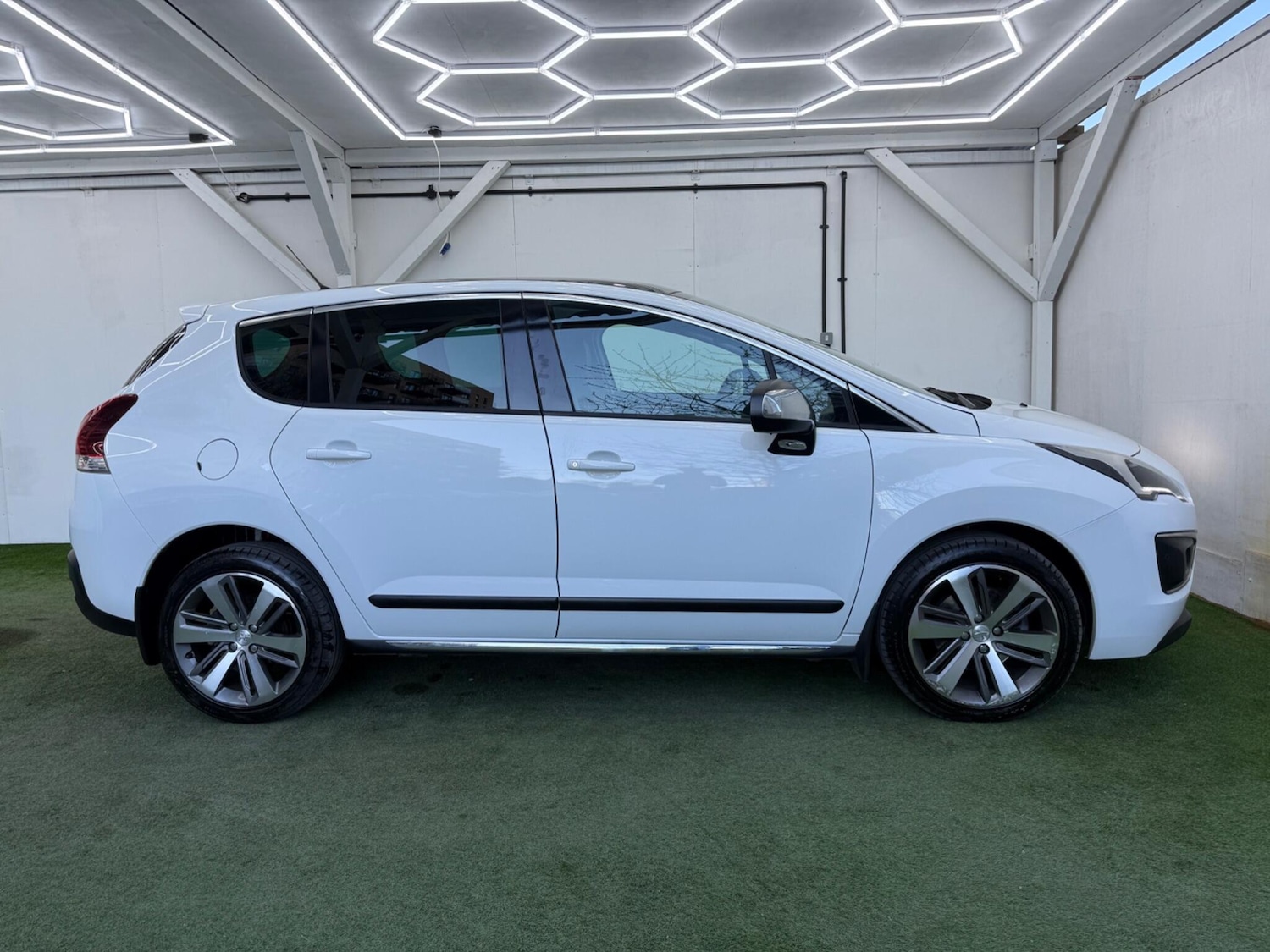 Used Peugeot 3008 2014 for sale - 77978111: Photo 5