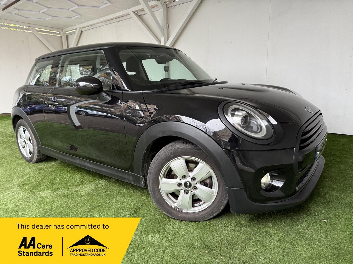 Used MINI Hatch 2018 for sale - 76839709: Photo 1