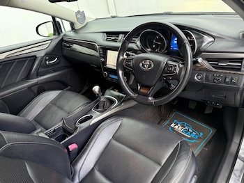 Used Toyota Avensis 2015 for sale - 79076022: Photo