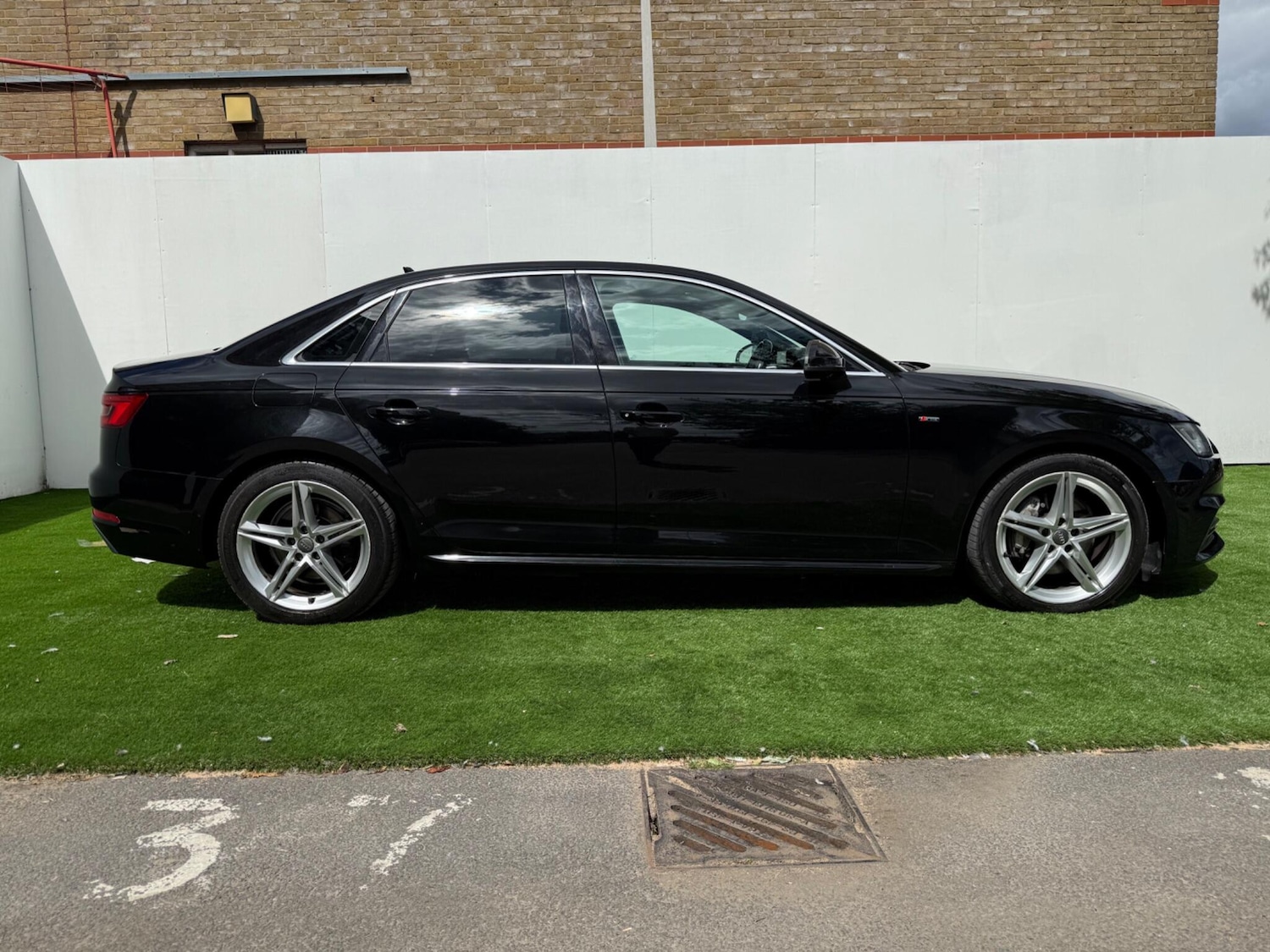 Used Audi A4 2016 for sale - 77050247: Photo 5
